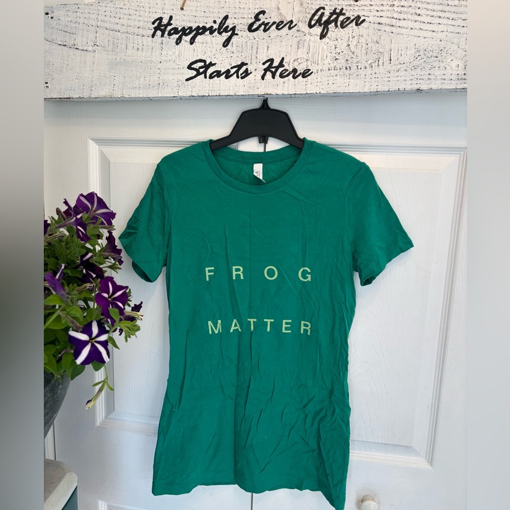Bella Canvas Frog Matter Pura Vida Green Graphic T-Shirt - Women’s Large
